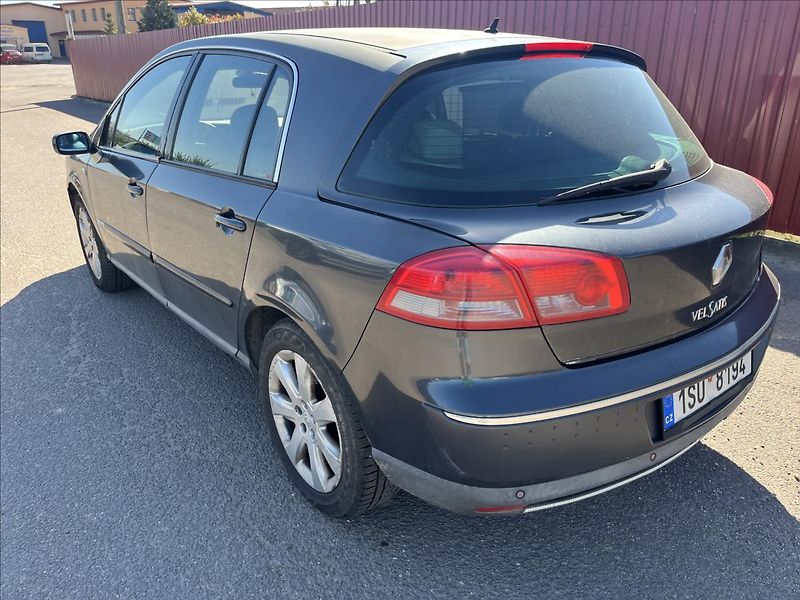 Renault Vel Satis 2,2 dCi TAŽNÉ STK 12/2026 - fotka 8 z 27