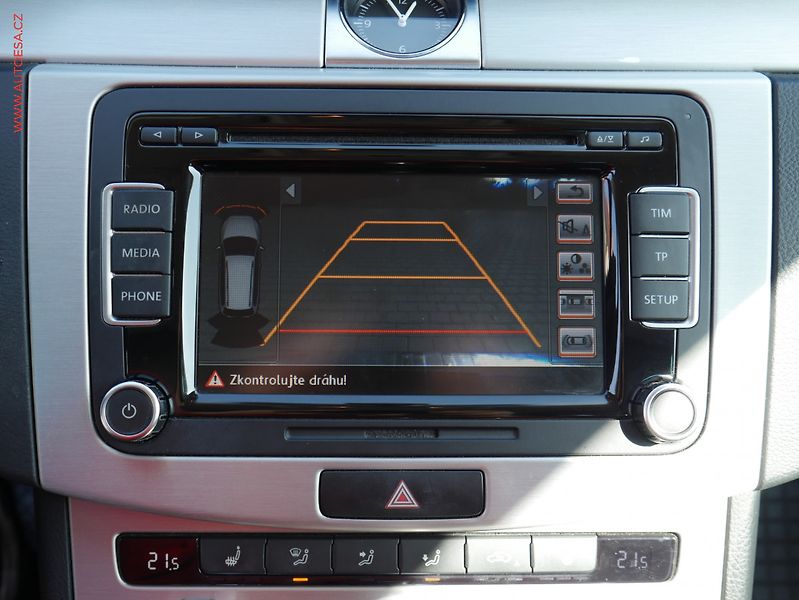 Volkswagen Passat (2012) 2.0TDi, ČR, Highline, DSG - fotka 14 z 17