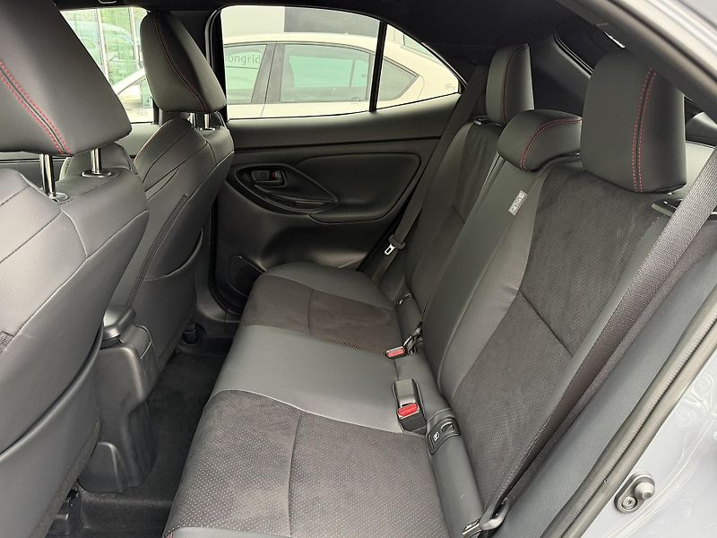 Toyota Yaris Cross (2026) GR SPORT+TECH AT 1,5 HEV 130k  - fotka 8 z 14