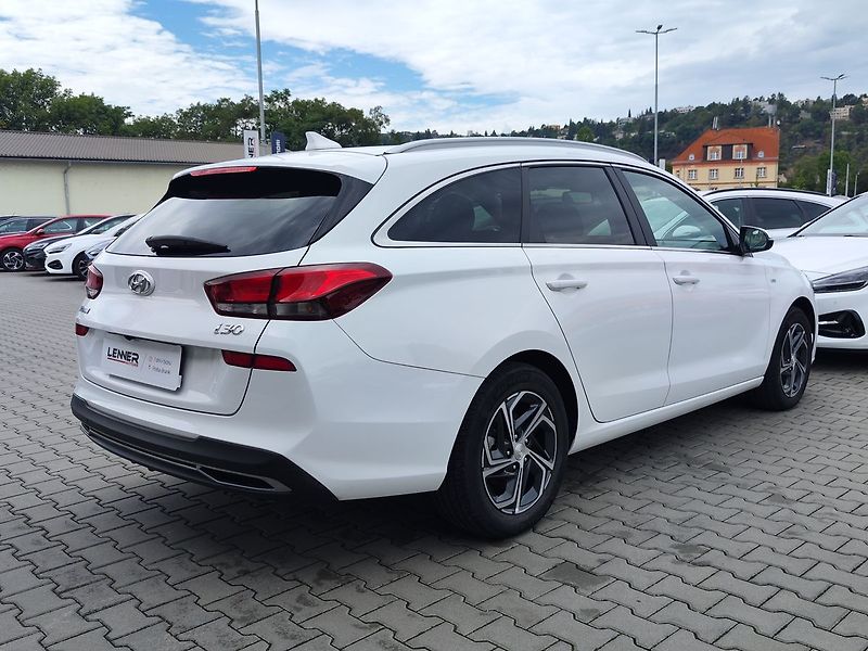 Hyundai i30 1.5 T-GDI/117kW Smart Navi - fotka 5 z 34