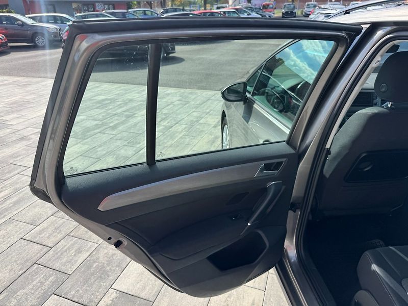 Volkswagen Golf Sportsvan (2016) Comfortline 1,2 TSI 81 KW - fotka 11 z 38