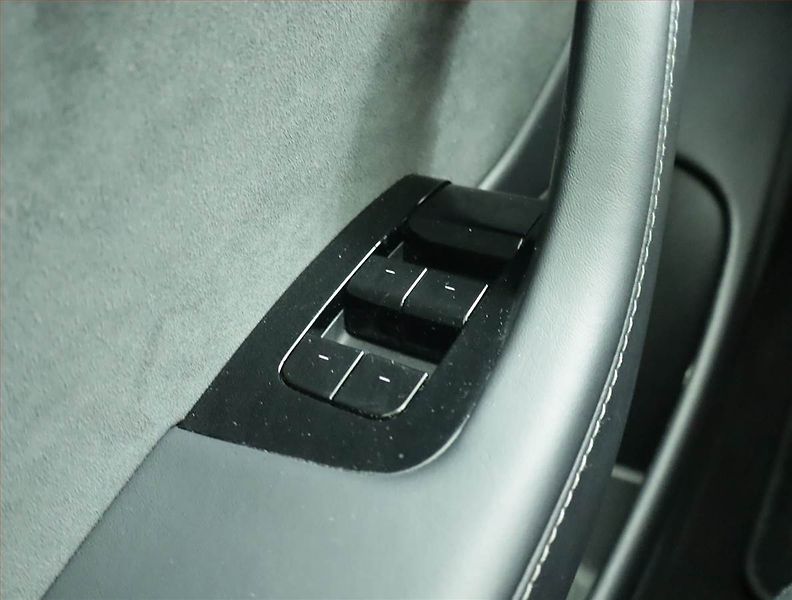 Tesla Model 3 (2020) Long Range 4WD 78kWh, SoH 86% - fotka 16 z 22