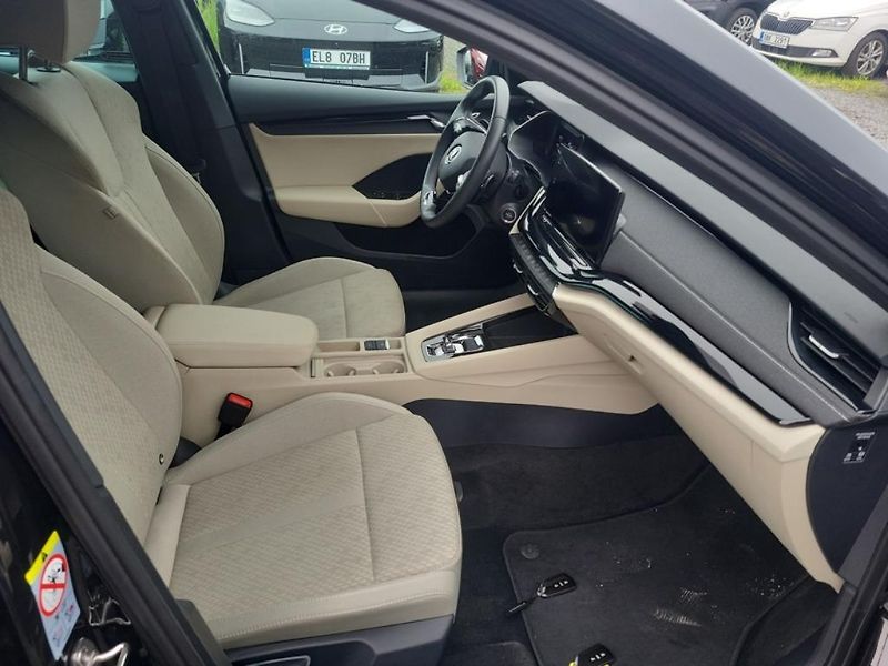 Škoda Octavia (2023) STYLE PLUS 1,4TSI 150kW DPH AT - fotka 7 z 16