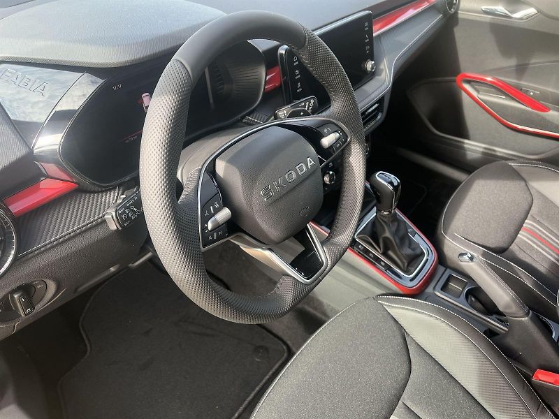Škoda Fabia (2025) 1.0 TSI 85 KW DSG Monte Carlo - fotka 9 z 27