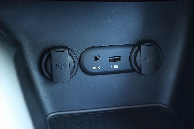 Kia Ceed (2014) 1.4 CVVT, Serv.kniha, Tempomat - fotka 24 z 24