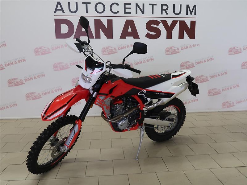 SWM RS 300R červená-bíla Euro5   0 - fotka 2 z 11