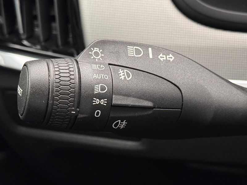 Volvo S90 B5 AWD MOMENTUM PRO  - fotka 27 z 45