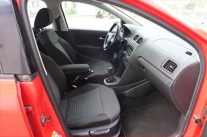 Volkswagen Polo (2012) 1.4, Tempomat, Park. senzory - fotka 9 z 14