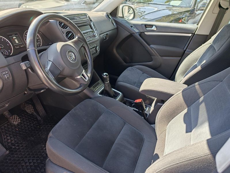 Volkswagen Tiguan 2,0 TDi R-Line  - fotka 10 z 21