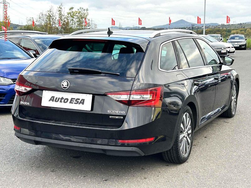 Škoda Superb (2016) 1.6 TDi, AC, výhřev sed. - fotka 4 z 19