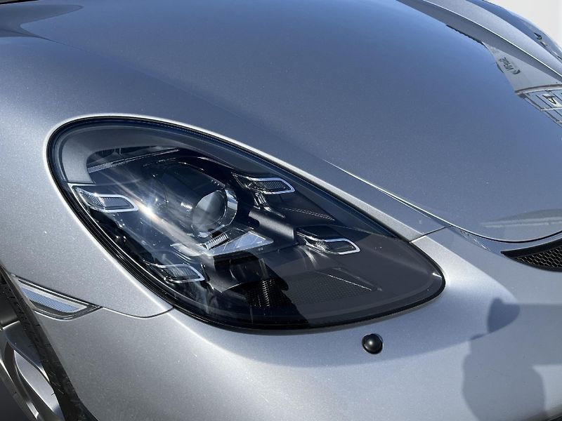 Porsche Cayman GT4 - fotka 14 z 29