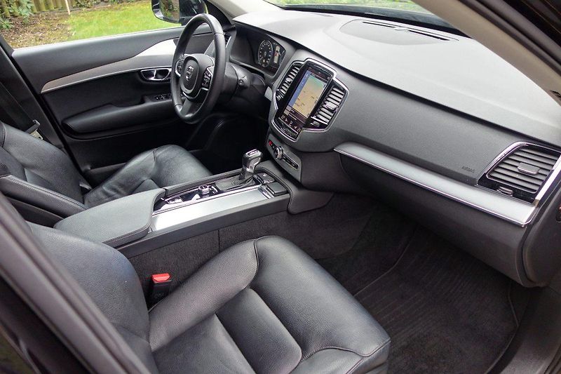 Volvo XC90 (2015) Momentum 2.0 D5 AWD 165 kW - fotka 10 z 34