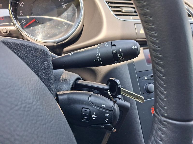 Peugeot 3008 (2013) 1,6HDi ČR  1.MAJITEL 2xKOLA - fotka 28 z 39