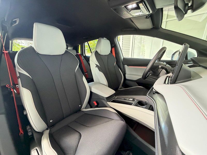Škoda Elroq (2025) Selection 85 210 kW / 82 kWh - fotka 27 z 28
