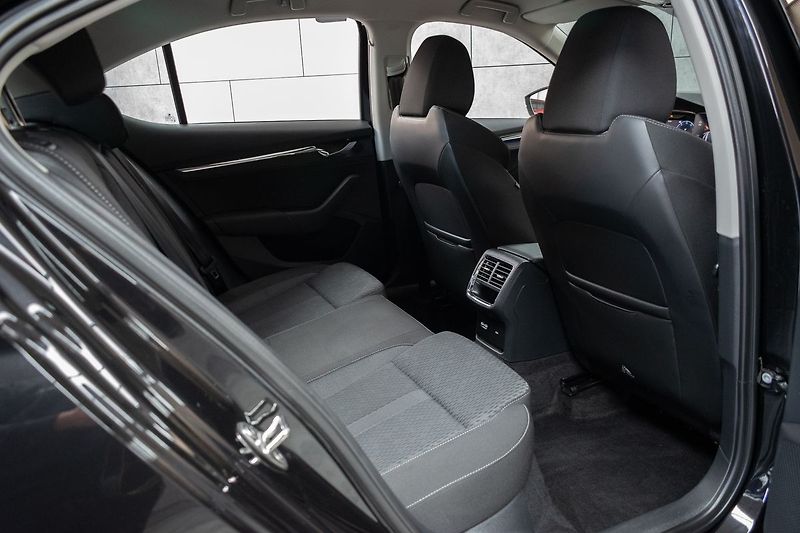Škoda Octavia 1.5 TSI STYLE*TAŽNÉ*DPH*ČR 1.M - fotka 14 z 38