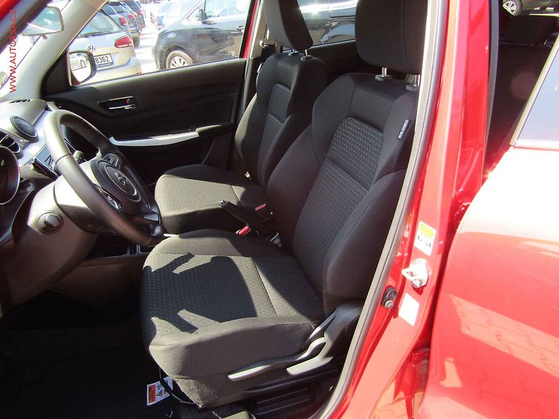 Suzuki Swift (2023) 1.2i, ČR - fotka 9 z 18