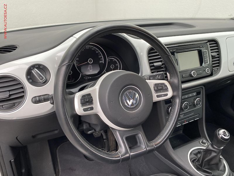 Volkswagen Beetle (2013) 1.4 TSi, Design, bixen, panor - fotka 14 z 18