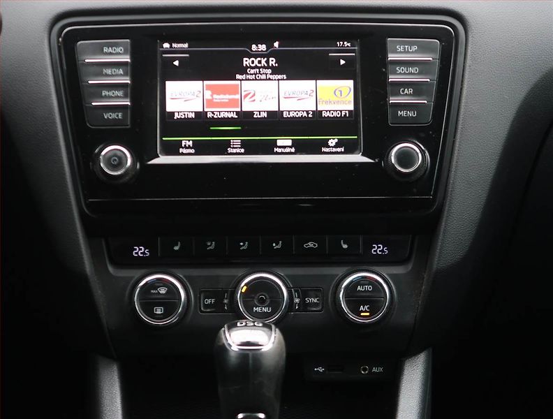 Škoda Octavia (2015) RS 2.0 TSI, Automat, Kůže - fotka 12 z 22