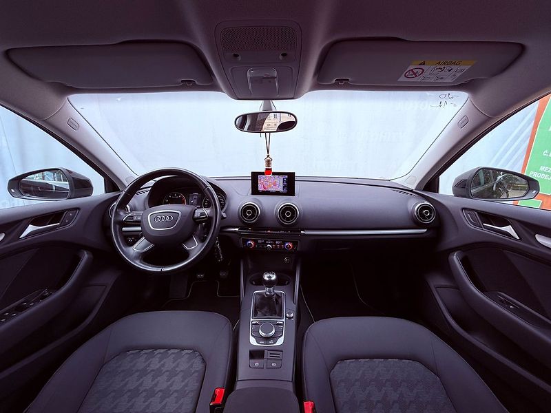 Audi A3 1.4 Sportback, 1.Maj, Serviska - fotka 16 z 27
