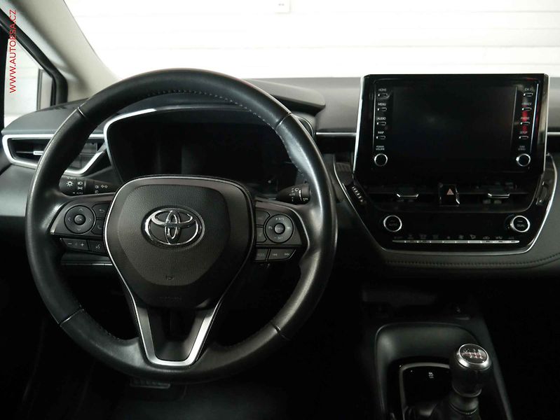 Toyota Corolla (2021) 1.6i, ČR, servis.kniha, LED - fotka 11 z 20
