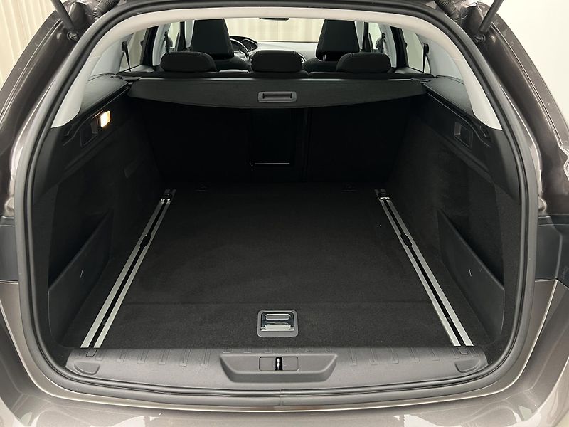 Peugeot 308 1.2 PURETECH ACTIVE 1. maj. - fotka 4 z 39