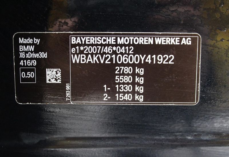 BMW X6 xDrive30d Mpaket  - fotka 27 z 27