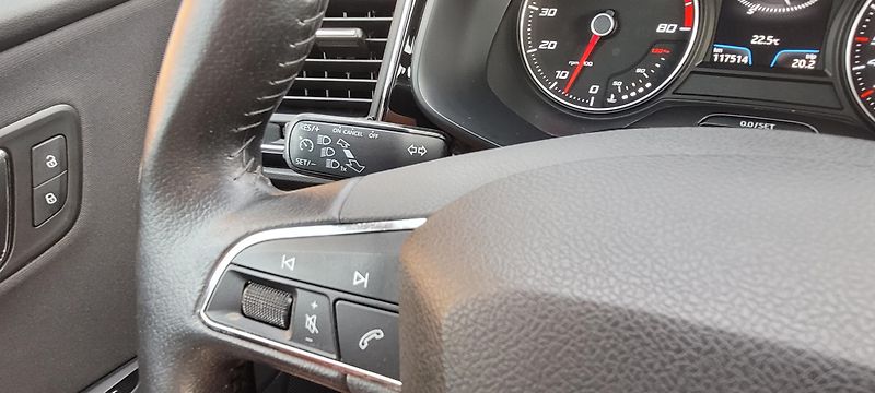 Seat Leon (2014) 1,2TSi 81kWbenzín FuLLeD Style - fotka 23 z 38