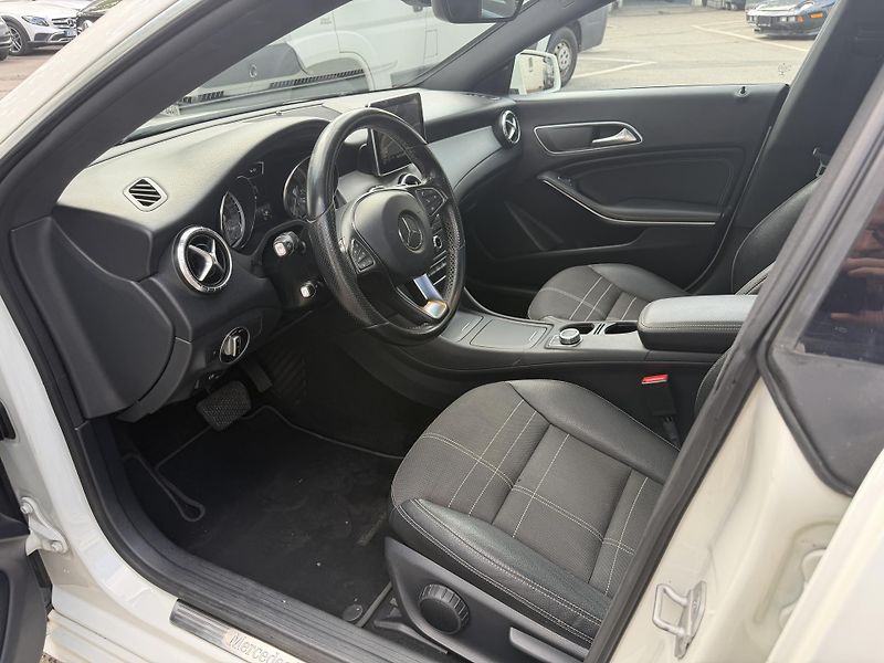 Mercedes-Benz CLA (2015) - fotka 11 z 31