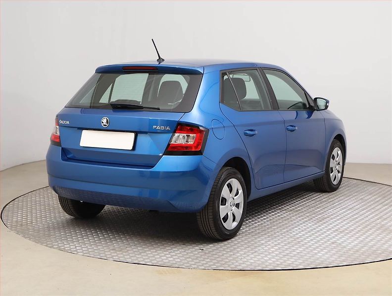 Škoda Fabia (2018) JOY 1.0 TSI, ČR,1.maj - fotka 5 z 17