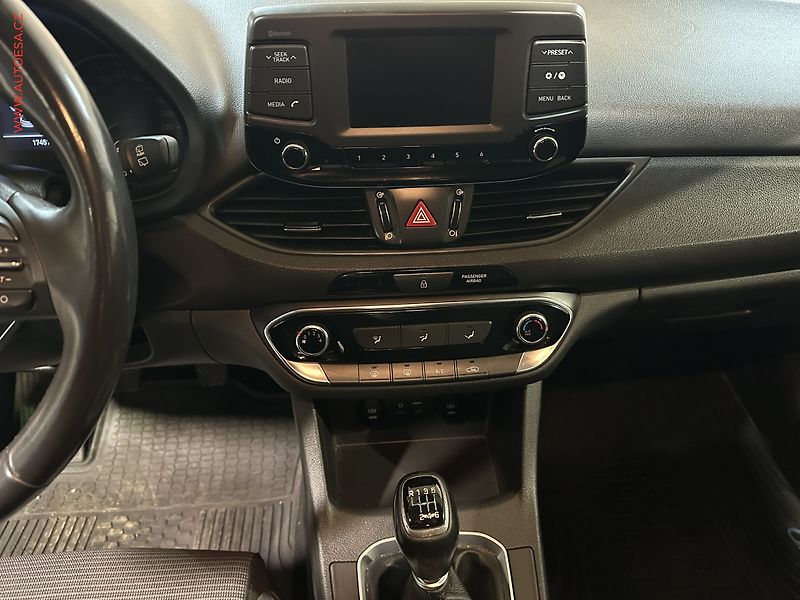 Hyundai i30 (2019) 1.6 CRDi, 2.maj,ČR, servis - fotka 14 z 22