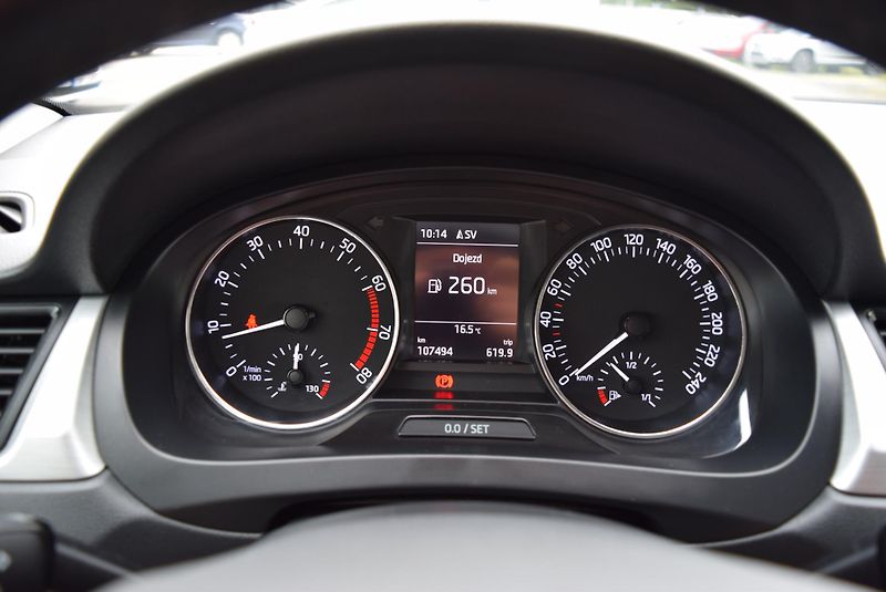 Škoda Rapid (2017) 1.2TSI 81kw ED. DRIVE XEN TAŽ  - fotka 30 z 44
