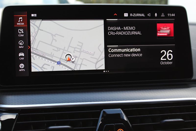 BMW Řada 5 540i xDrive - fotka 16 z 28
