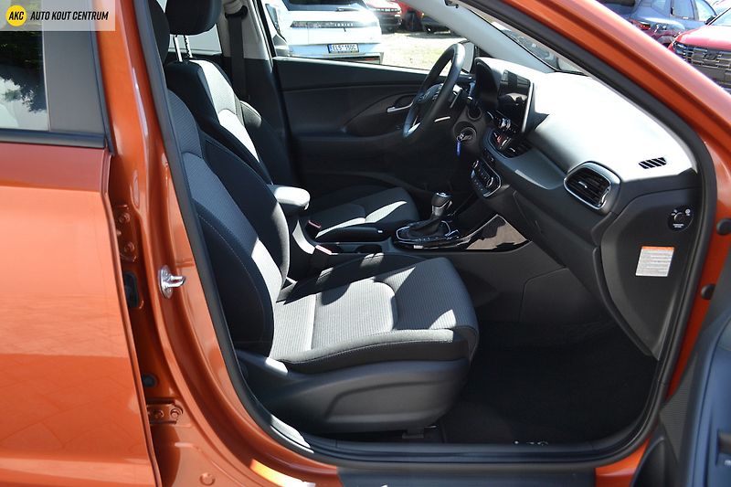 Hyundai i30 WG 1.5T-GDI 103KW DCT FAMILY N - fotka 11 z 41