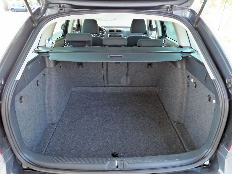 Škoda Octavia 2.0TDI Family Tažné Serviska - fotka 20 z 29