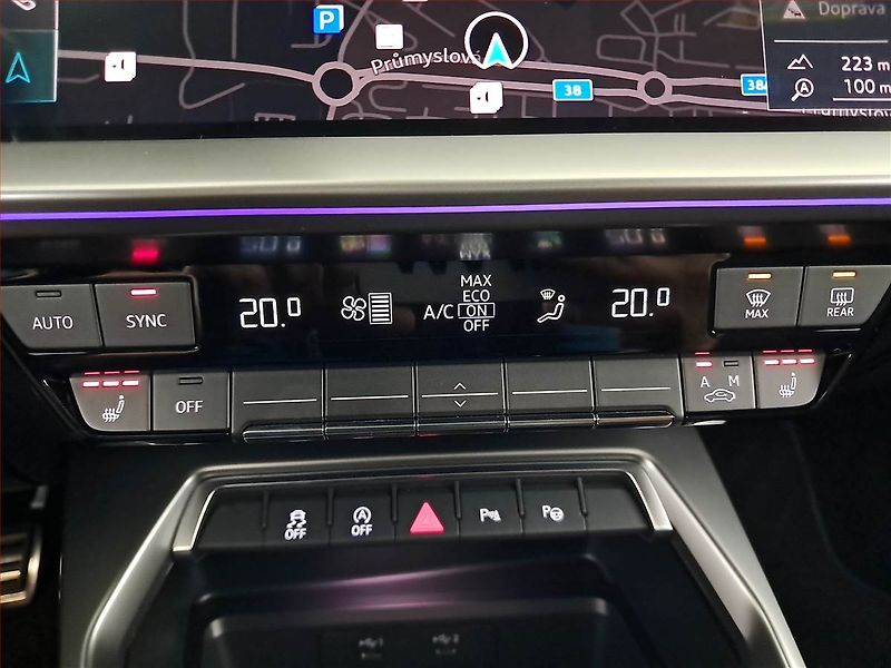 Audi A3 (2020) S-Line 30 TFSI - fotka 16 z 21