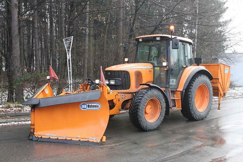 Technologie vozidel pro zimní údržbu silnic prošlo velkou modernizací. Dnes jsou sypače vybaveny nejmodernějšími technologiemi.