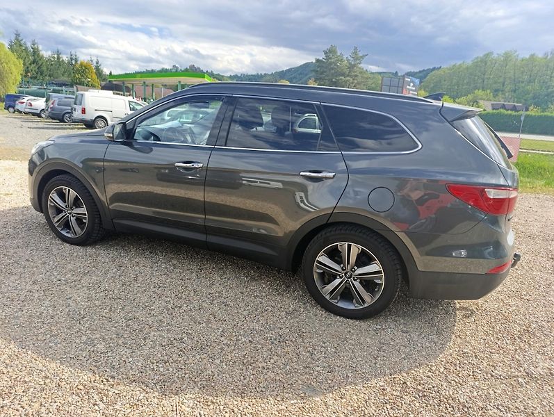 Hyundai Grand Santa Fe (2015) 2.2 CRDi 4x4 6míst tažné - fotka 6 z 20