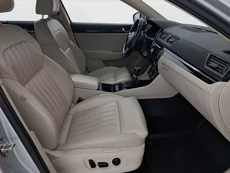 Škoda Superb (2016) 2.0 TDI, Automat, Kůže, Navi - fotka 9 z 26