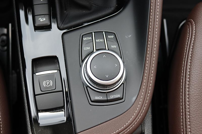 BMW X1 XDRIVE 25i F48 170kW - fotka 37 z 50