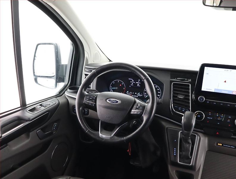 Ford Tourneo Custom (2020) Titanium 2.0 EcoBlue, ČR, DPH - fotka 7 z 20