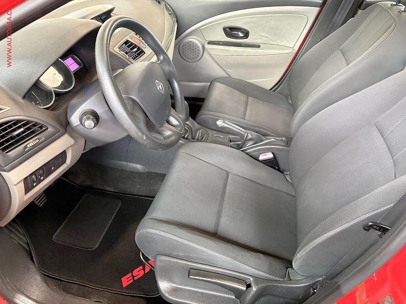 Renault Mégane (2011) 1.6 16V, Authentique, AC - fotka 9 z 13