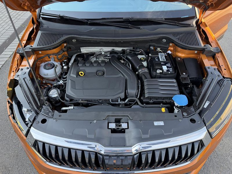 Škoda Karoq 1,5i 110kW navigace  - fotka 8 z 16