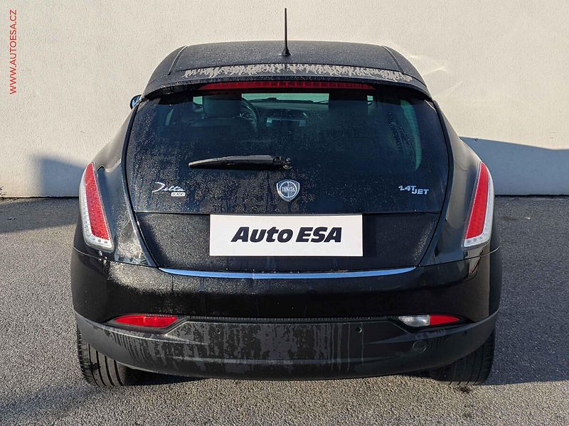 Lancia Delta (2009) 1.4T, AC, park.asist - fotka 5 z 18