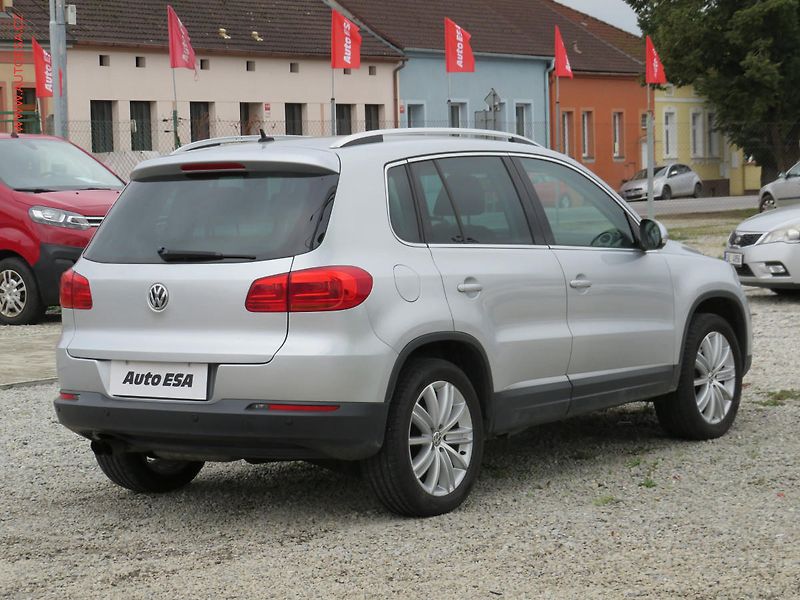 Volkswagen Tiguan (2012) 1.4 TSi, xenon, autoAC - fotka 4 z 27
