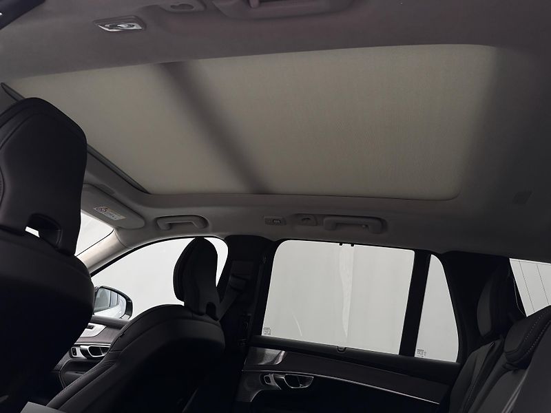 Volvo XC90 (2026) T8 AWD Plug-in ULTRA DARK 7m - fotka 30 z 30