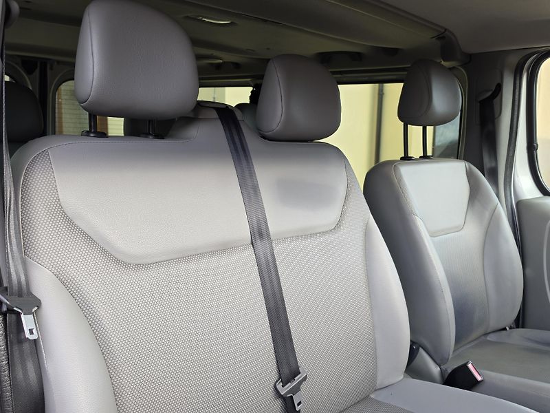 Opel Vivaro 2.0CDTi 84kW 6-MÍST*KLIMA*T.Z. - fotka 32 z 39