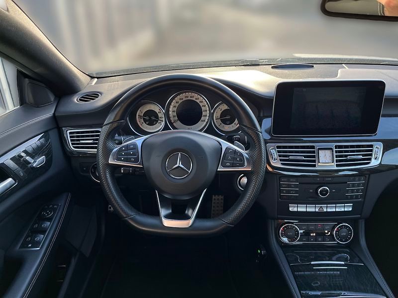 Mercedes-Benz CLS 250 d 4MATIC kupé AMG Line - fotka 11 z 18