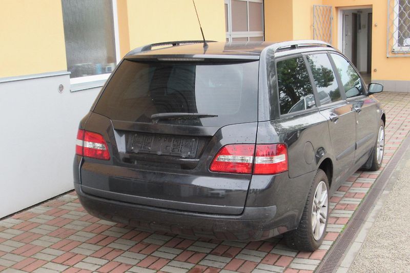 Fiat Stilo SW 1.9 JTD KLIMA TEMPOMAT - fotka 8 z 21