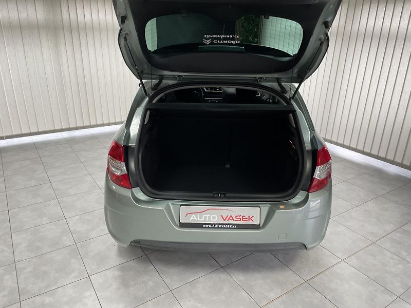 Citroën C4 1.6 VTi ČR 1.MAJITEL - fotka 23 z 23