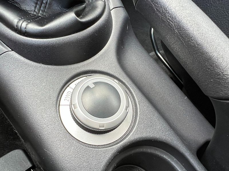 Peugeot 4007 (2009) 2.2HDi 115kW 4x4 - fotka 15 z 36